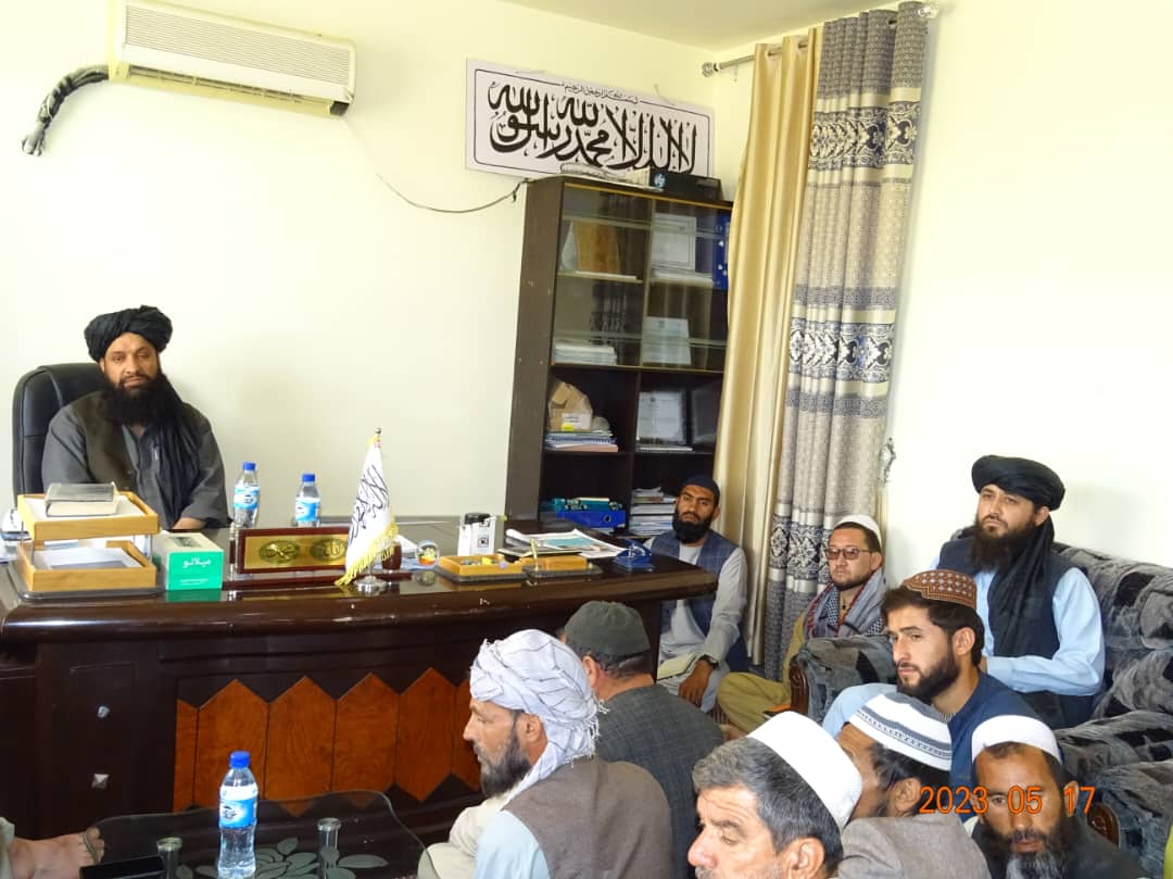 معین حفظ و مراقبت سرک ها از ریاست فواید عامه جوزجان بازدید به عمل آورد: