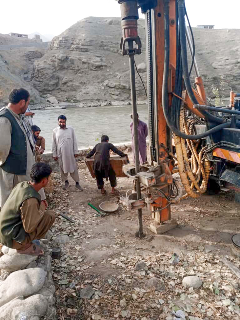 په بدخشان ولایت کې د یو پایه ۸۰ متره پل د رغونې چارې د څه باندې ۶۰ میلیونه افغانیو په ارزښت پیل شوې