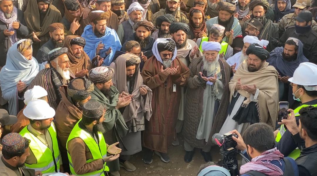 د بلخ – شبرغان عمومي مسیر د ۲۵ کیلومتره سړک د دیزاین بلټ چارې په تخمیني ډول د څه باندی ۴۵۰ میلیونه افغانیو په ارزښت 