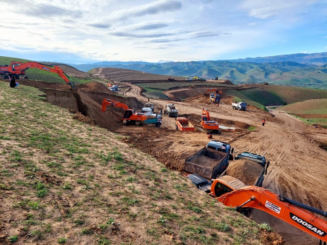 د سرپل ولایت د حلقوي سړک د جوړولو چارې د ټولګتو وزارت لخوا د څه باندې یو ملیارد افغانیو په ارزښت جریان لري