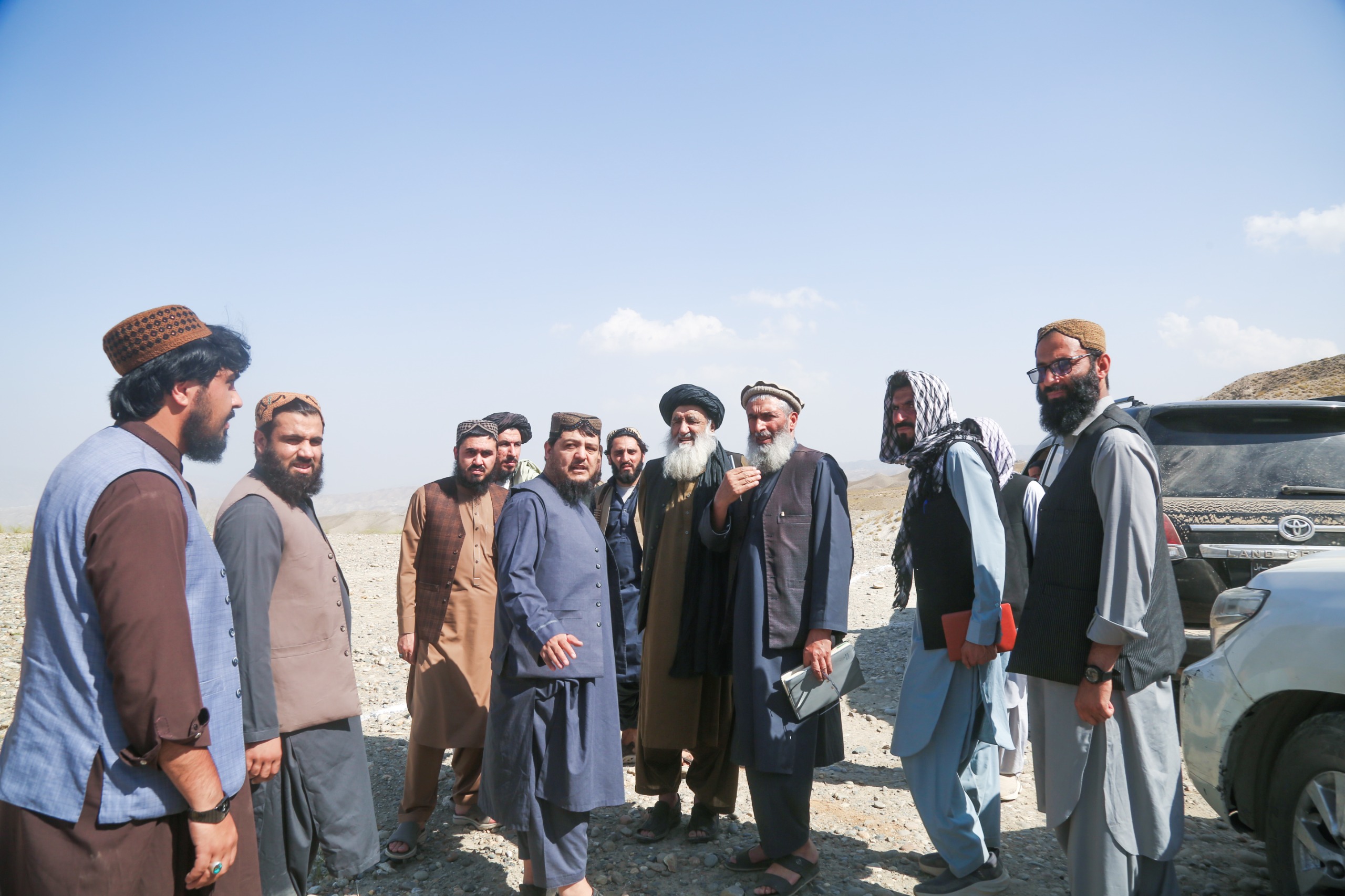 د کابل – ننګرهار سړک د لته‌بند مسیر د اساسي رغونې چارې پیل شوې دي او د ټولګټو وزارت محترم وزیر یې له کاري بهیر څخه لیدنه وکړه